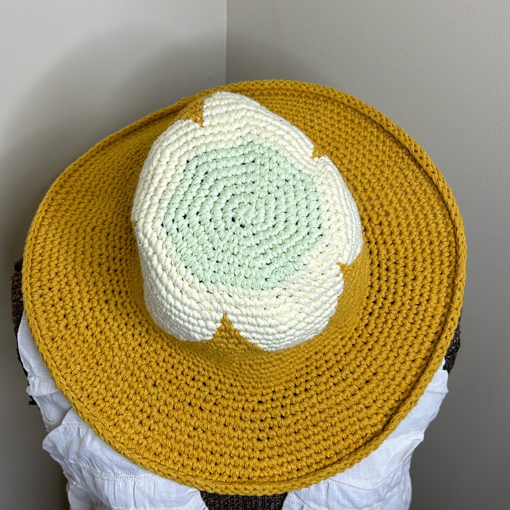 BNWOT Free People Garden Grove Crochet Knit Bucket Hat - Picture 2 of 6